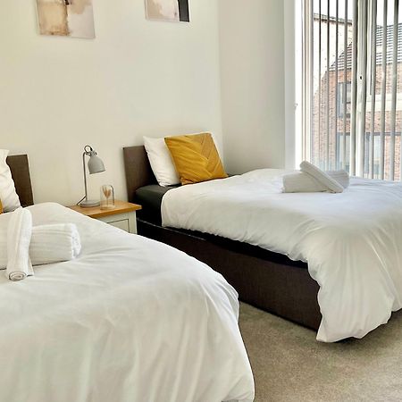 The Parkes A Stylish 3Br House, 5 Mins From Central Birmingham Close To The Edgbaston Stadium, The Hippodrome, Uob, Aston And Bcu, China Town, Kings Heath Bhx Airport And Much More Exterior foto