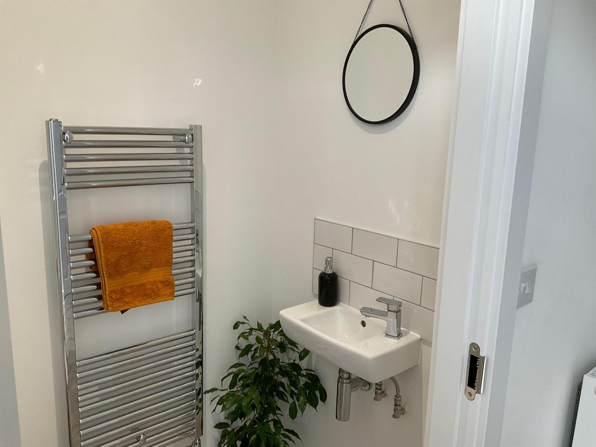 The Parkes A Stylish 3Br House, 5 Mins From Central Birmingham Close To The Edgbaston Stadium, The Hippodrome, Uob, Aston And Bcu, China Town, Kings Heath Bhx Airport And Much More Exterior foto