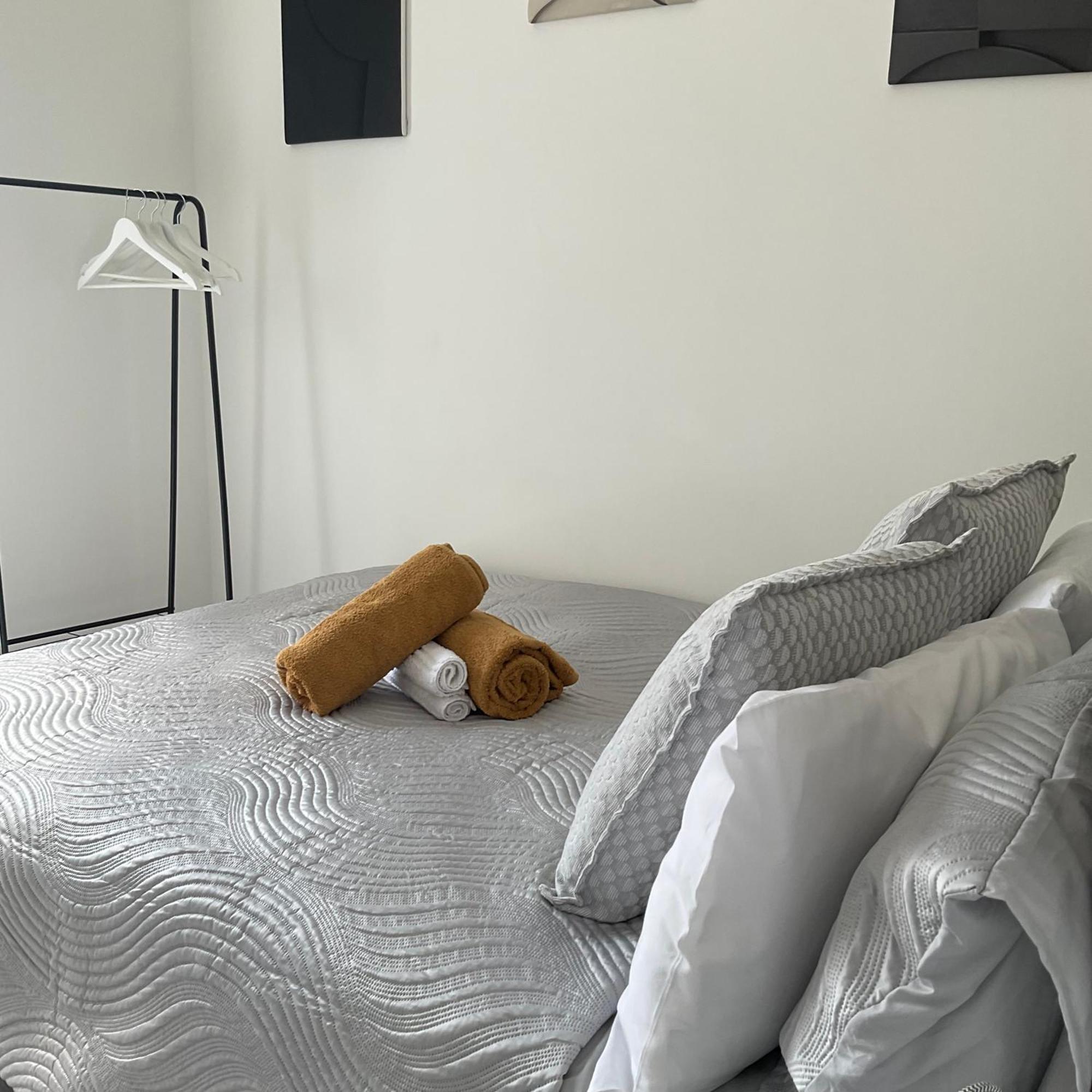 The Parkes A Stylish 3Br House, 5 Mins From Central Birmingham Close To The Edgbaston Stadium, The Hippodrome, Uob, Aston And Bcu, China Town, Kings Heath Bhx Airport And Much More Exterior foto