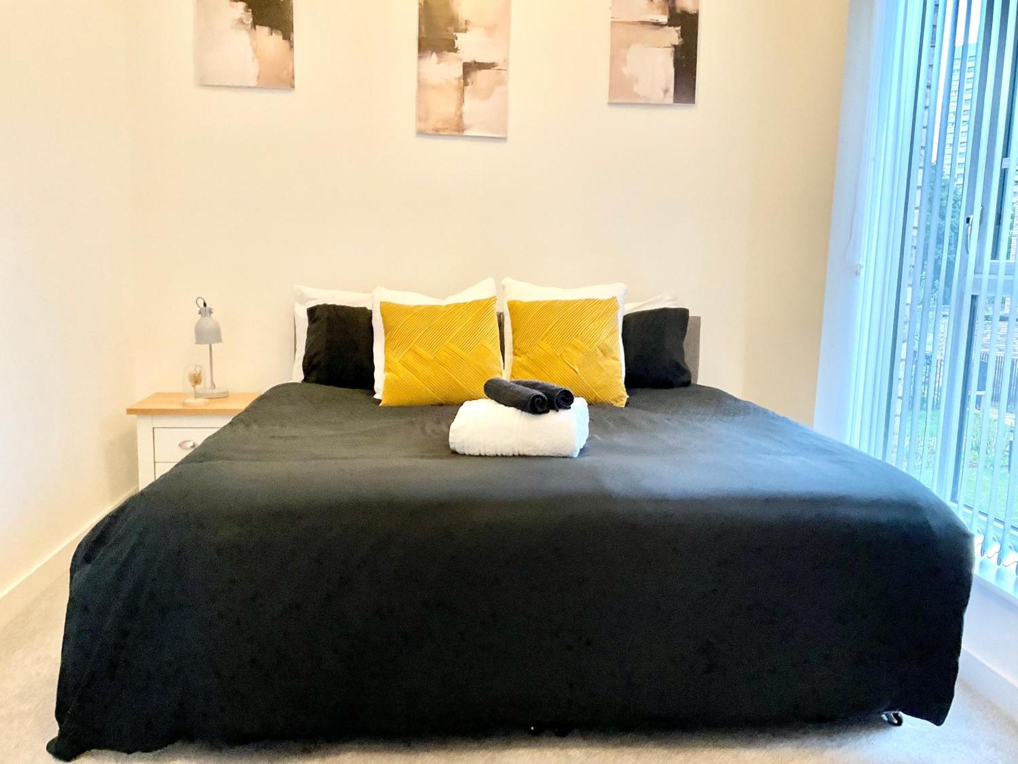 The Parkes A Stylish 3Br House, 5 Mins From Central Birmingham Close To The Edgbaston Stadium, The Hippodrome, Uob, Aston And Bcu, China Town, Kings Heath Bhx Airport And Much More Exterior foto