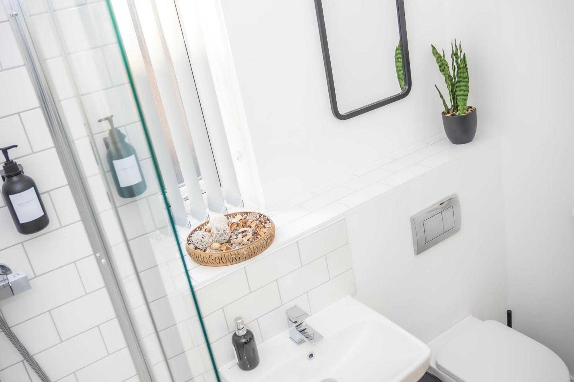 The Parkes A Stylish 3Br House, 5 Mins From Central Birmingham Close To The Edgbaston Stadium, The Hippodrome, Uob, Aston And Bcu, China Town, Kings Heath Bhx Airport And Much More Exterior foto